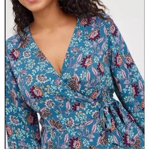 Torrid Midnight floral blue purple wrap front tunic top size 4 or 4X NWT - Picture 2 of 16